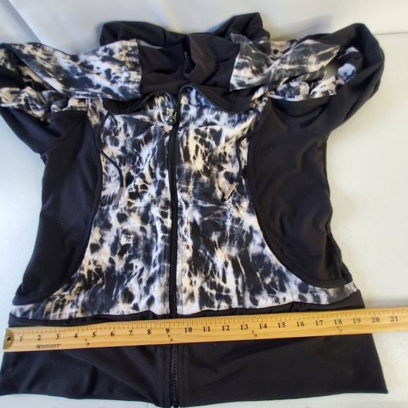 XCVI Movement Zip Front Jacket Size XL Marble Print Stretch High Neck Active - Picture 8 of 13
